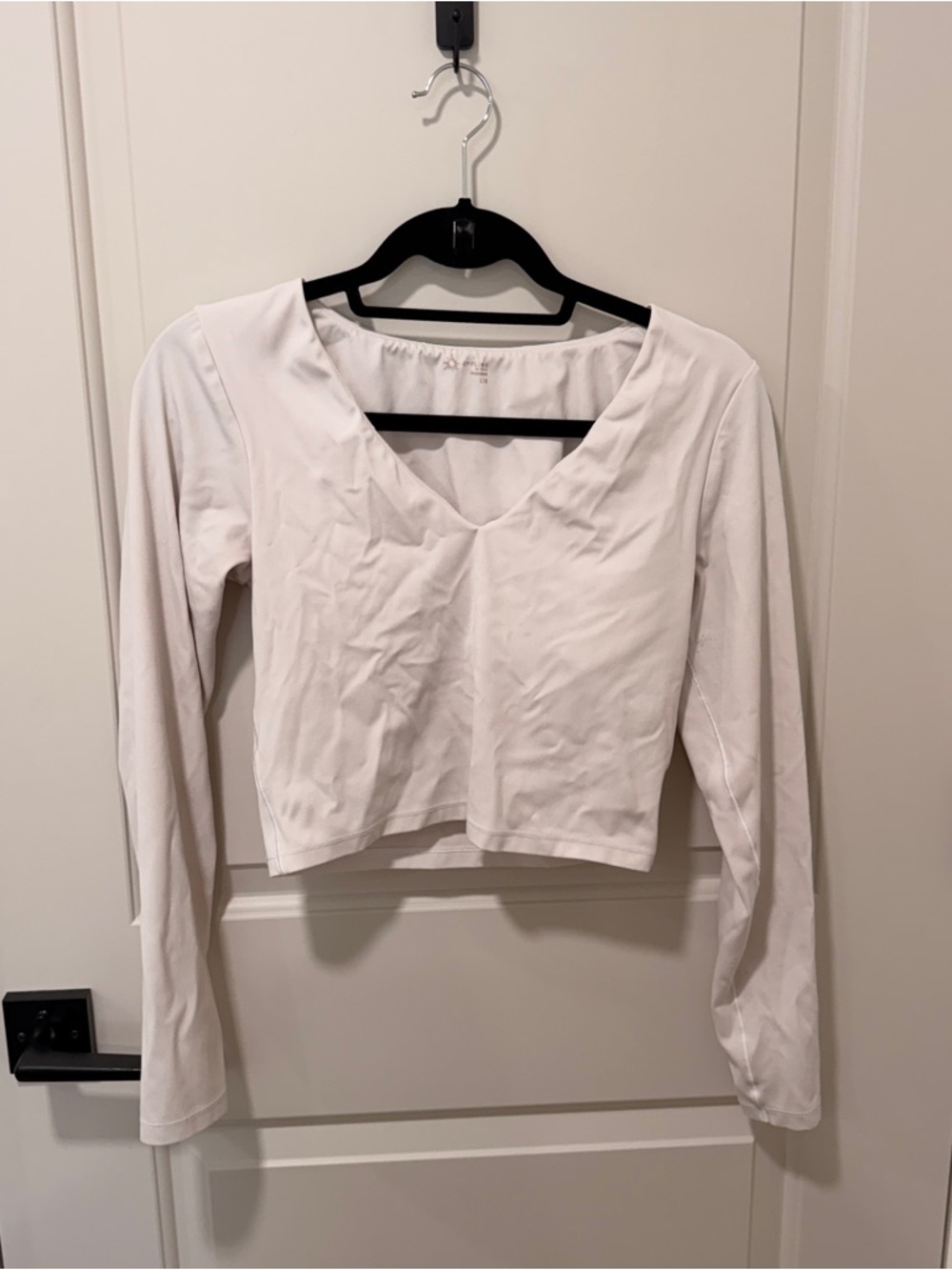 aerie White V-Neck Long Sleeve Crop Top